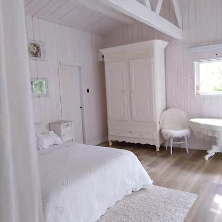 Frühstückspension Le Charme Au Fil De L'eau 3*