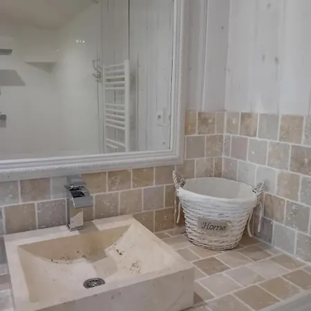 Le Charme Au Fil De L'eau فندق مبيت وإفطار 3*